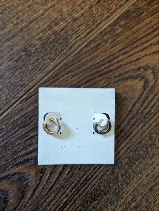 Unbranded Jewelry - Classic Silver Huggie Hoop Earrings  Anthropologie Inspired